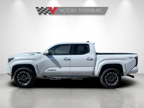 Used 2025 Toyota Tacoma TRD Sport AWD/4WD image 7