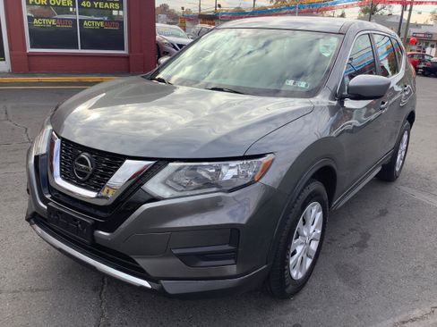 Used 2018 Nissan Rogue S image 3