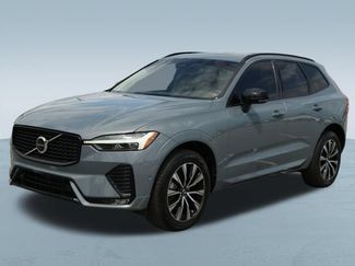 Used 2023 Volvo XC60 B5 Plus w/ Protection Package Premier FWD video 3