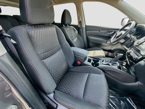 Used 2020 Nissan Rogue SV FWD image 28