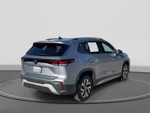 Used 2025 Volkswagen Tiguan S image 4