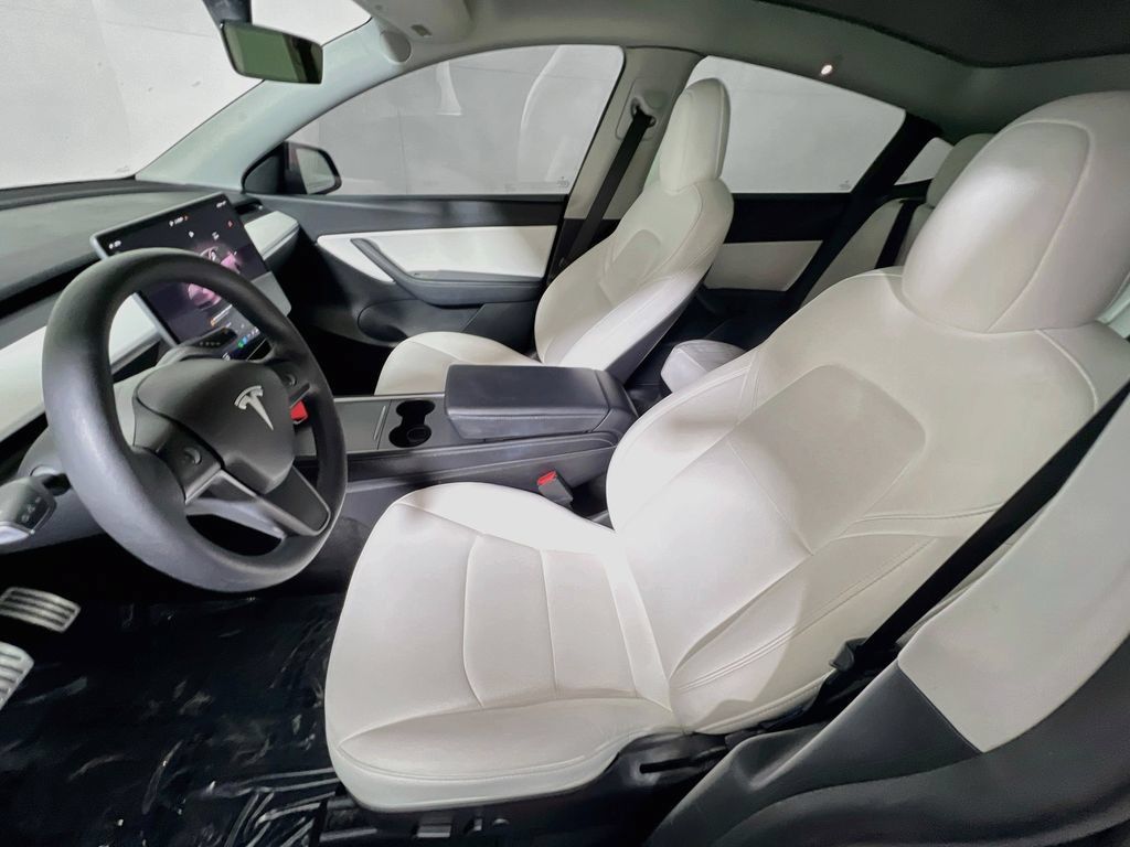 Used 2022 Tesla Model Y Performance AWD/4WD image 17