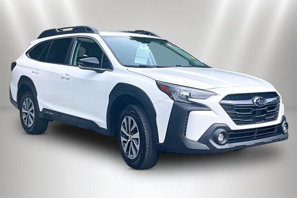 Certified 2024 Subaru Outback Premium AWD/4WD image 1