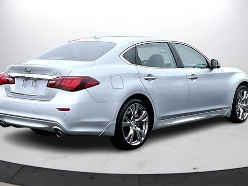 Used 2018 INFINITI Q70 L 3.7 image 8