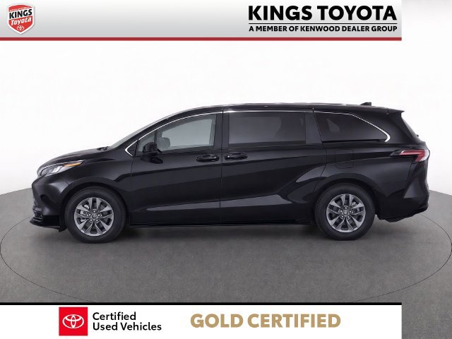 Certified 2025 Toyota Sienna LE FWD image 7