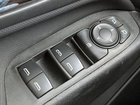 Used 2024 Chevrolet Equinox RS FWD image 19