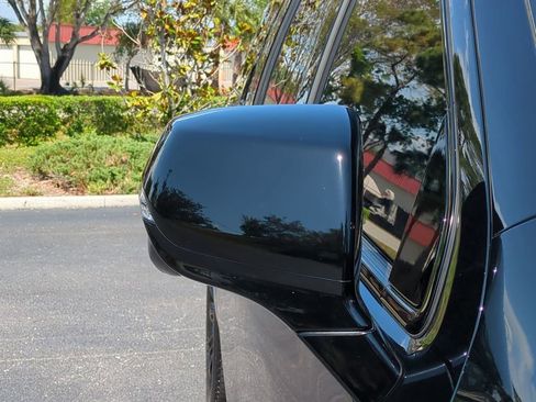 Used 2024 Cadillac Escalade ESV Sport Platinum w/ LPO, ONYX Package AWD/4WD image 12