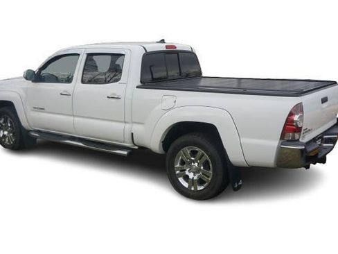 Used 2015 Toyota Tacoma 4x4 Double Cab image 2