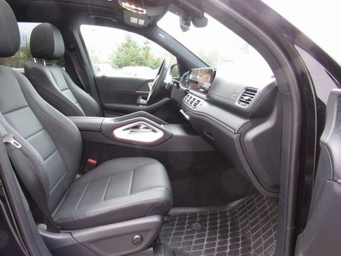 Certified 2025 Mercedes-Benz GLS 450 4MATIC image 20