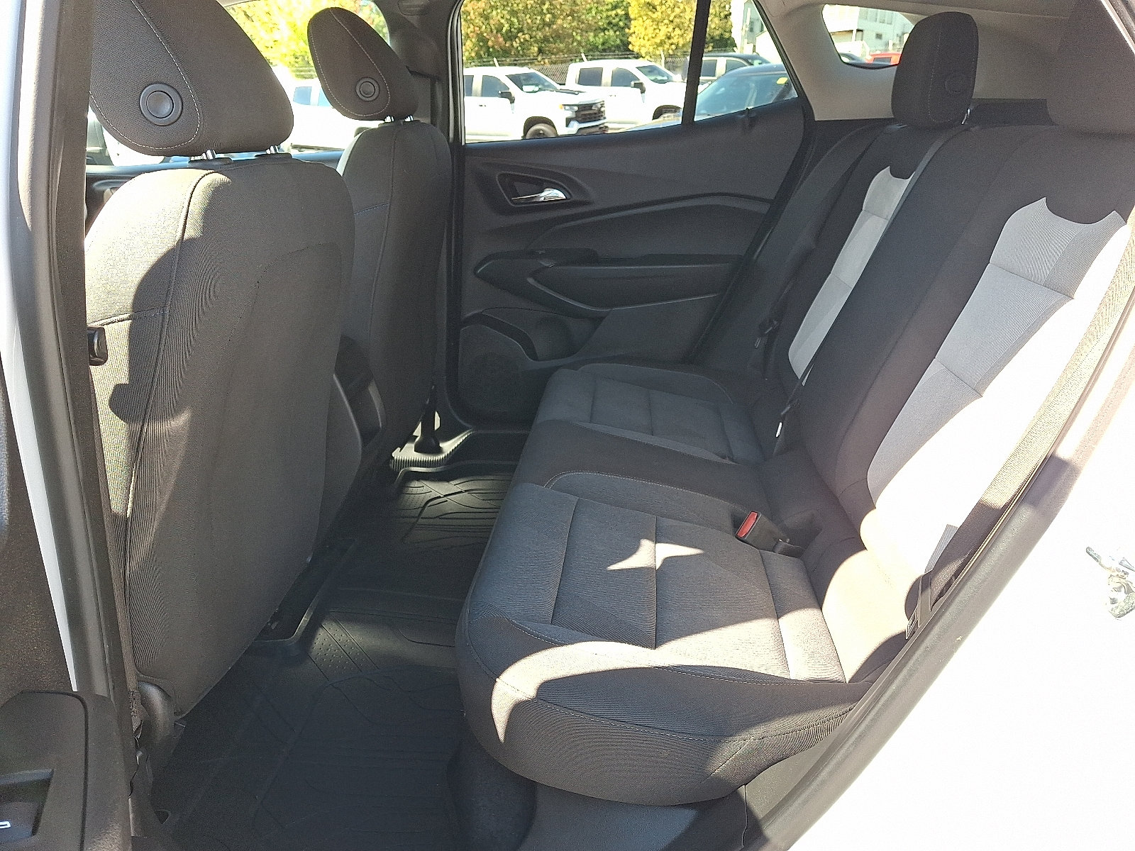 Used 2025 Chevrolet Trax LS FWD image 11