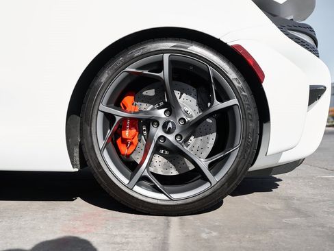 Used 2021 McLaren Elva image 32