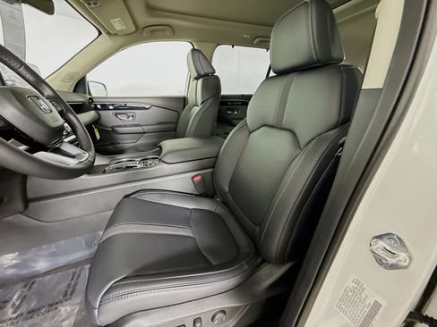 New 2025 Honda Pilot Touring image 26