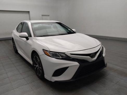 Used 2018 Toyota Camry SE FWD image 13