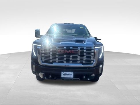 Used 2024 GMC Sierra 3500 Denali w/ Denali Reserve Package AWD/4WD image 9