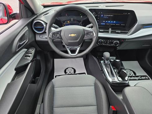 New 2026 Chevrolet Trax LT w/ LT Convenience Package image 4