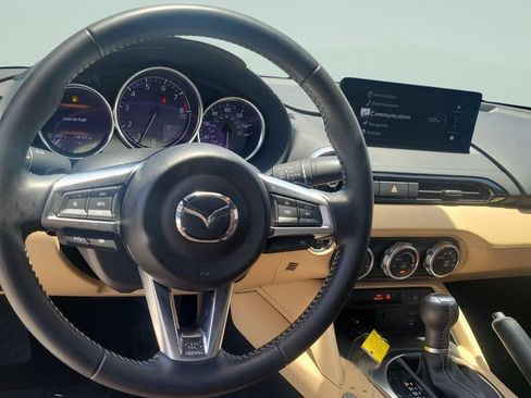 Used 2025 MAZDA MX-5 Miata Grand Touring RWD image 11