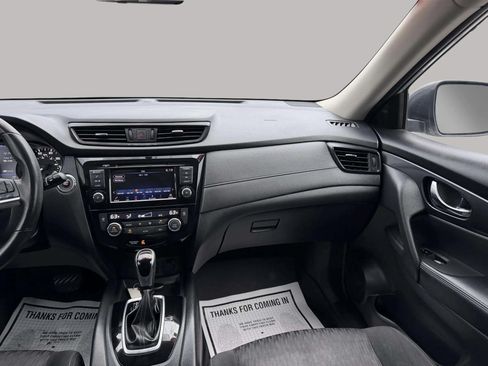Used 2018 Nissan Rogue SV AWD/4WD image 25