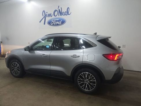 Used 2022 Ford Escape SEL image 22