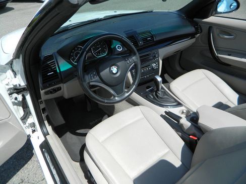 Used 2009 BMW 128i Convertible RWD image 14