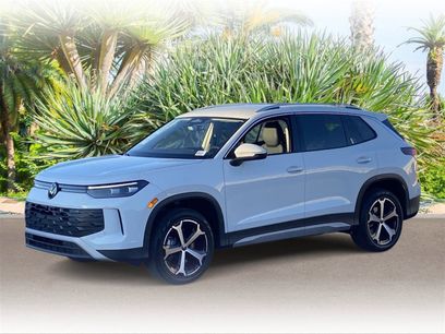 New 2025 Volkswagen Tiguan SE