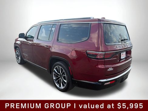 Used 2022 Jeep Wagoneer Series III w/ Premium Group I AWD/4WD image 4