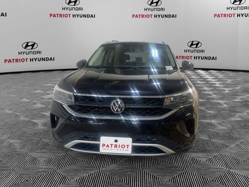 Used 2022 Volkswagen Taos SE image 11