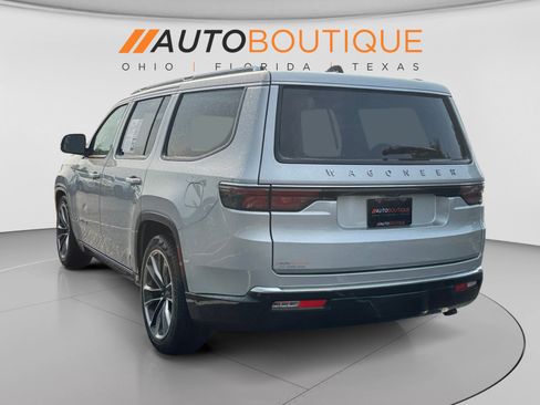 Used 2025 Jeep Wagoneer Series III w/ Premium Group I AWD/4WD image 3