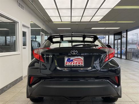 Used 2021 Toyota C-HR LE image 6
