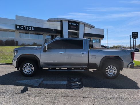 Used 2024 GMC Sierra 2500 SLT w/ SLT Premium Package image 2