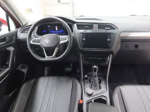 Used 2022 Volkswagen Tiguan SE AWD/4WD image 14