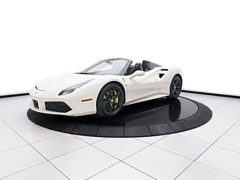 Used 2019 Ferrari 488 Spider RWD image 8
