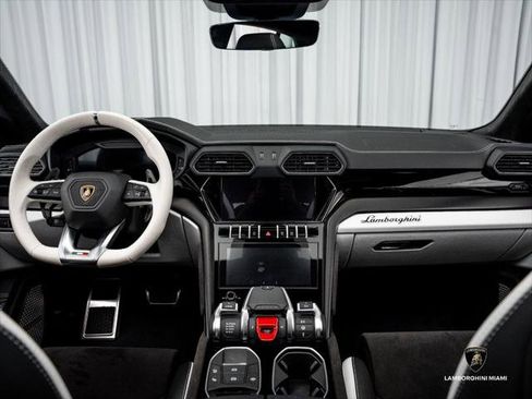 Used 2024 Lamborghini Urus S AWD/4WD image 24