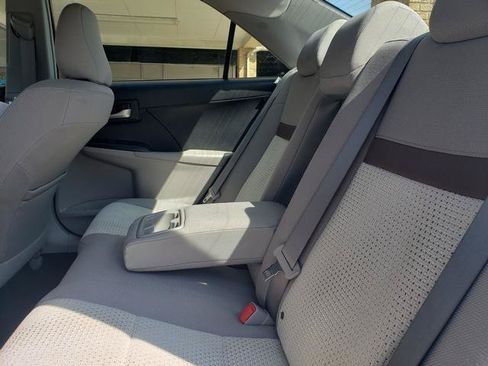 Used 2014 Toyota Camry LE FWD image 11