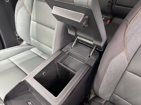 New 2026 GMC Terrain AT4 w/ Technology Package II AWD/4WD image 19