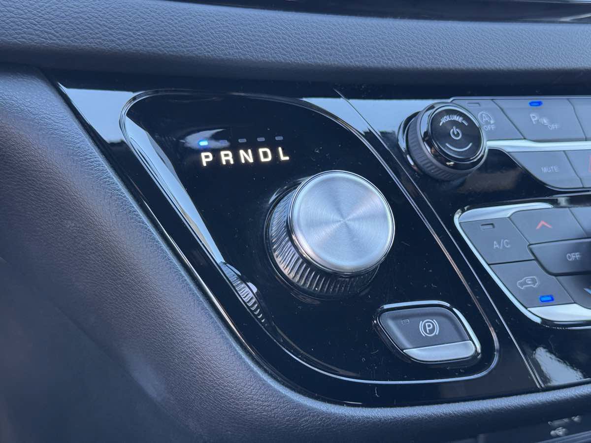 Used 2026 Chrysler Pacifica Select FWD image 29