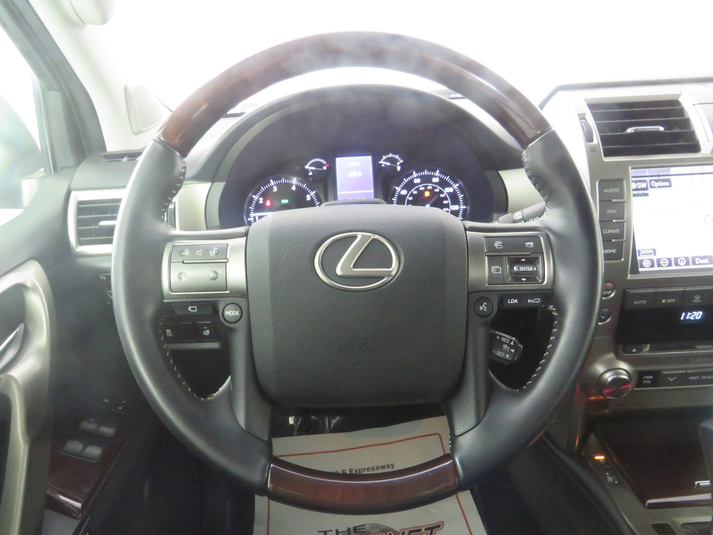 Used 2019 Lexus GX 460 Luxury AWD/4WD image 13