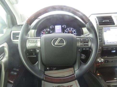 Used 2019 Lexus GX 460 Luxury image 13