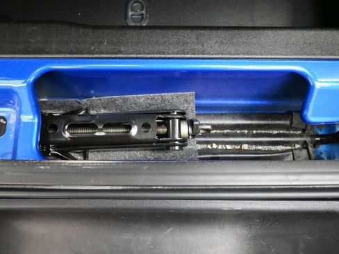 Used 2025 Jeep Wrangler Sport image 16