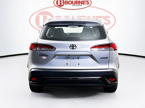Used 2024 Toyota Corolla Cross AWD Hybrid image 8