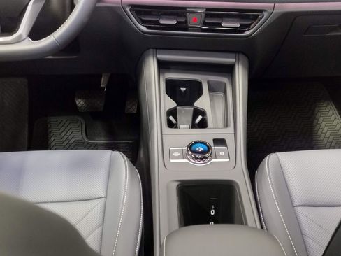 New 2026 Volkswagen Tiguan SE image 37