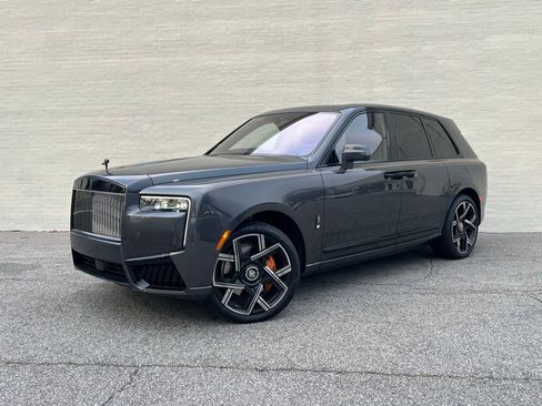 Used 2025 Rolls-Royce Cullinan Black Badge image 1
