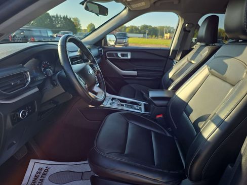 Used 2023 Ford Explorer XLT w/ Equipment Group 202A image 22