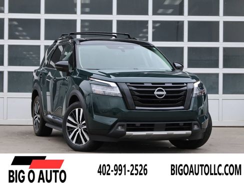Used 2023 Nissan Pathfinder Platinum image 1