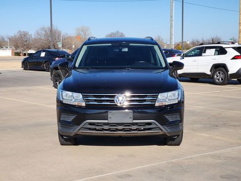 Used 2020 Volkswagen Tiguan SE w/ Panoramic Sunroof Package image 6