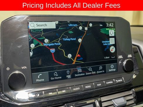 Used 2024 Nissan Pathfinder SL w/ SL Premium Package FWD image 16