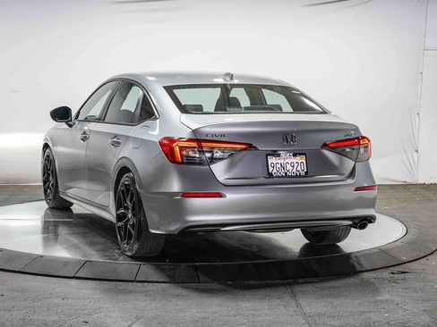 Used 2023 Honda Civic Sport image 2