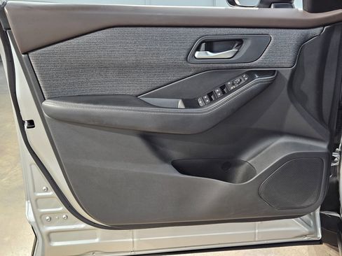 Used 2021 Nissan Rogue SV FWD image 20