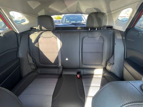 Used 2025 Chevrolet Trax LT image 37