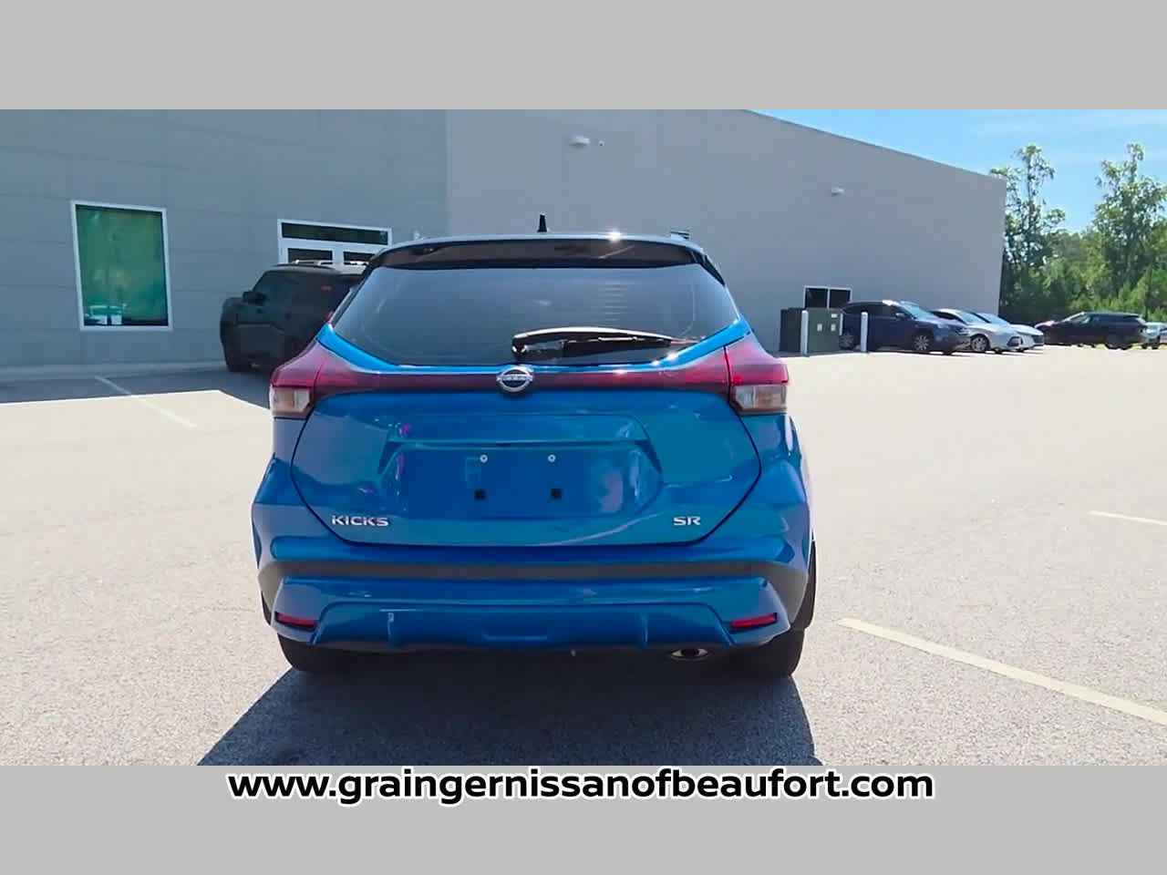 Used 2023 Nissan Kicks SR w/ SR Premium Package FWD image 30