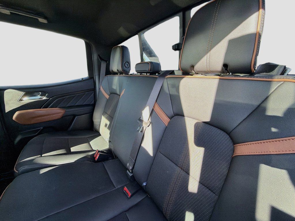 Used 2025 GMC Canyon AT4 w/ Nightfall Edition AWD/4WD image 12